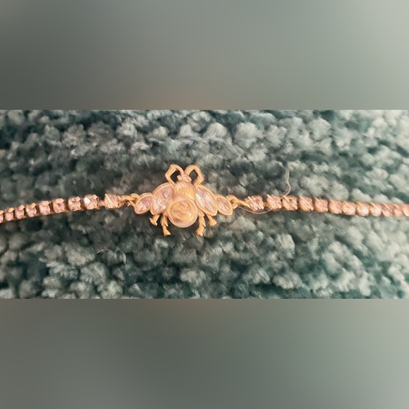 COPY - Gorgeous Authentic Gucci GG pearl bee rhinestone link bracelet - Picture 7 of 7